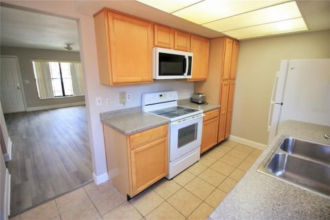 Townhouse in Winter Park, Florida 2 bedrooms, 95.78 sq.m. № 2295314 - photo 2