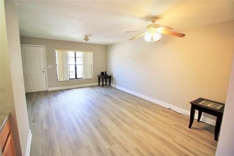 Townhouse in Winter Park, Florida 2 bedrooms, 95.78 sq.m. № 2295314 - photo 6