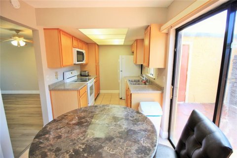 Townhouse in Winter Park, Florida 2 bedrooms, 95.78 sq.m. № 2295314 - photo 4
