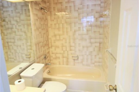 Townhouse in Winter Park, Florida 2 bedrooms, 95.78 sq.m. № 2295314 - photo 14