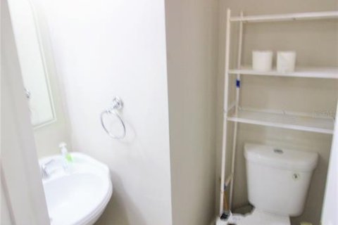 Townhouse in Winter Park, Florida 2 bedrooms, 95.78 sq.m. № 2295314 - photo 9
