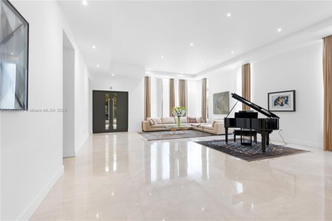 Casa en venta en Miami, Florida, 3 dormitorios, 319.96 m2 № 1974142 - foto 8