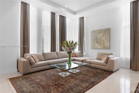Casa en venta en Miami, Florida, 3 dormitorios, 319.96 m2 № 1974142 - foto 4