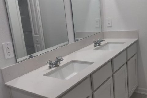 Casa en alquiler en Haines City, Florida, 4 dormitorios, 195.93 m2 № 1912018 - foto 4