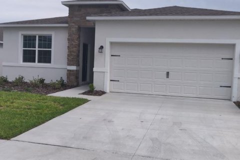 Casa en alquiler en Haines City, Florida, 4 dormitorios, 195.93 m2 № 1912018 - foto 1