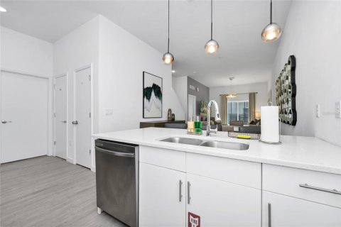 Townhouse in Davenport, Florida 4 bedrooms, 178 sq.m. № 1870768 - photo 6