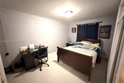 House in Pembroke Pines, Florida 4 bedrooms, 179.77 sq.m. № 2088072 - photo 24
