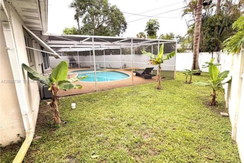 House in Pembroke Pines, Florida 4 bedrooms, 179.77 sq.m. № 2088072 - photo 5