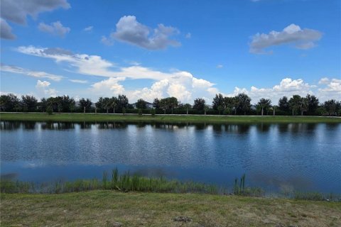 Townhouse in Lakewood Ranch, Florida 3 bedrooms, 155.52 sq.m. № 1857931 - photo 13