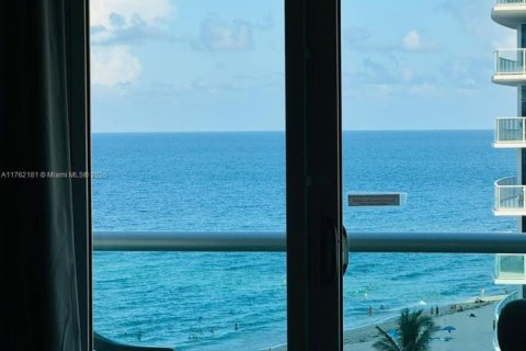 Copropriété à vendre à Hollywood, Floride: 2 chambres, 114.83 m2 № 1860555 - photo 12