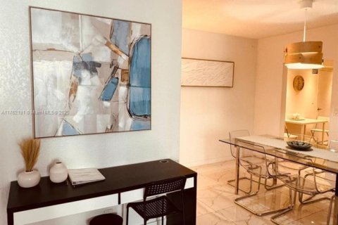 Copropriété à vendre à Hollywood, Floride: 2 chambres, 114.83 m2 № 1860555 - photo 17