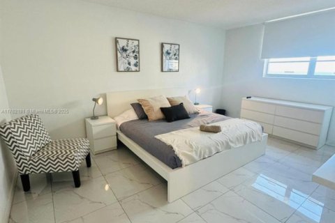 Copropriété à vendre à Hollywood, Floride: 2 chambres, 114.83 m2 № 1860555 - photo 2