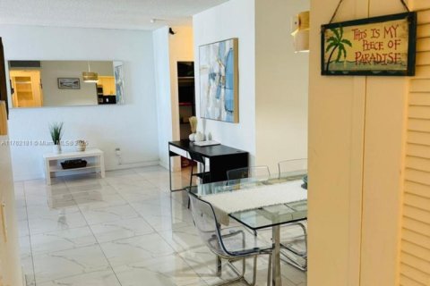 Copropriété à vendre à Hollywood, Floride: 2 chambres, 114.83 m2 № 1860555 - photo 3