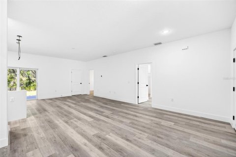 Casa en venta en Port Charlotte, Florida, 4 dormitorios, 169.73 m2 № 2101314 - foto 4