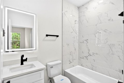 Casa en venta en Port Charlotte, Florida, 4 dormitorios, 169.73 m2 № 2101314 - foto 26
