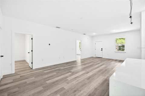 Casa en venta en Port Charlotte, Florida, 4 dormitorios, 169.73 m2 № 2101314 - foto 11
