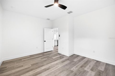 Casa en venta en Port Charlotte, Florida, 4 dormitorios, 169.73 m2 № 2101314 - foto 28