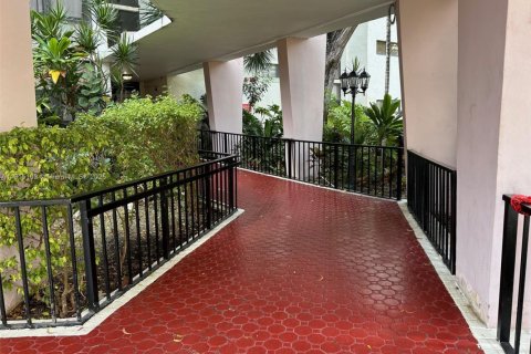 Condominio en alquiler en Sunny Isles Beach, Florida, 1 dormitorio, 71.26 m2 № 1973781 - foto 26