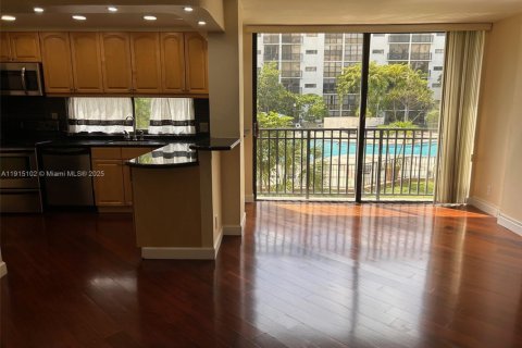 Condominio en alquiler en Sunny Isles Beach, Florida, 1 dormitorio, 71.26 m2 № 1973781 - foto 28