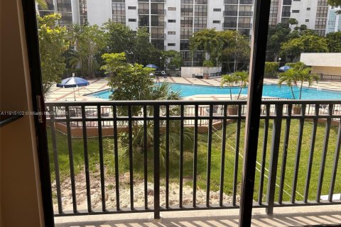 Condominio en alquiler en Sunny Isles Beach, Florida, 1 dormitorio, 71.26 m2 № 1973781 - foto 29