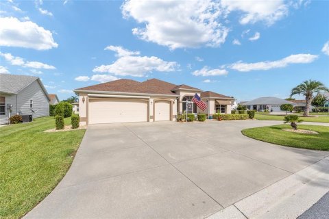 House in The Villages, Florida 3 bedrooms, 174.19 sq.m. № 1858307 - photo 17