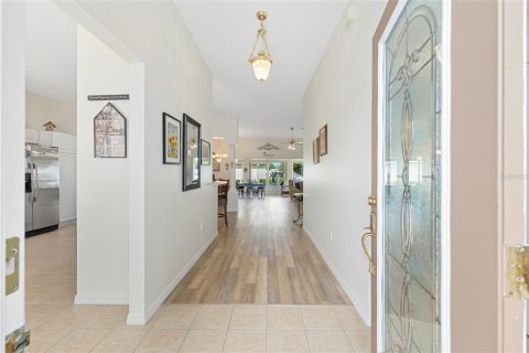 House in The Villages, Florida 3 bedrooms, 174.19 sq.m. № 1858307 - photo 30