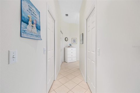 House in The Villages, Florida 3 bedrooms, 174.19 sq.m. № 1858307 - photo 25