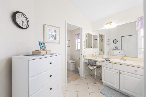 House in The Villages, Florida 3 bedrooms, 174.19 sq.m. № 1858307 - photo 6