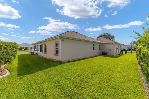 House in The Villages, Florida 3 bedrooms, 174.19 sq.m. № 1858307 - photo 16