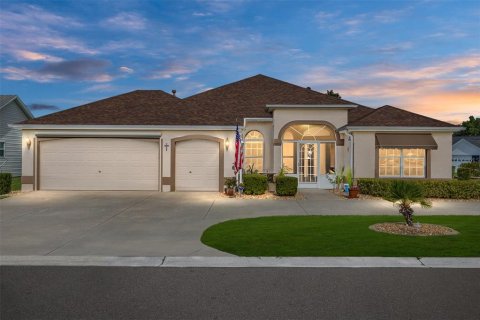House in The Villages, Florida 3 bedrooms, 174.19 sq.m. № 1858307 - photo 1