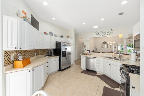 House in The Villages, Florida 3 bedrooms, 174.19 sq.m. № 1858307 - photo 11