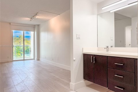 Copropriété à vendre à Sunny Isles Beach, Floride: 2 chambres, 126.25 m2 № 1888859 - photo 11
