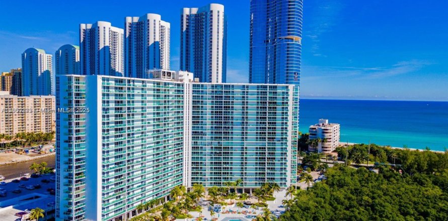 Condo à Sunny Isles Beach, Floride, 2 chambres № 1888859