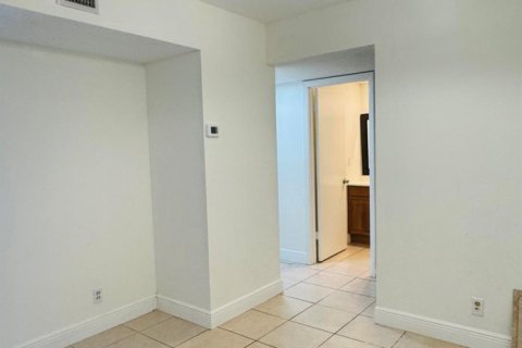 Copropriété à louer à Boca Raton, Floride: 2 chambres, 86.96 m2 № 2293600 - photo 10