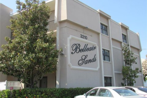 Condominio en alquiler en Belleair Beach, Florida, 2 dormitorios, 111.48 m2 № 1821161 - foto 1