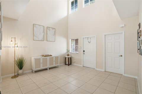 Townhouse in Sunrise, Florida 2 bedrooms, 139.17 sq.m. № 2021035 - photo 9