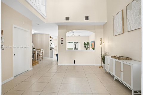 Townhouse in Sunrise, Florida 2 bedrooms, 139.17 sq.m. № 2021035 - photo 8