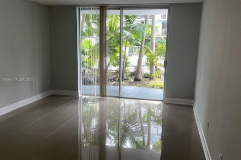 Купить кондоминиум в Майами, Флорида 2 спальни, 109.16м2, № 2015374 - фото 8
