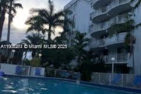 Купить кондоминиум в Майами, Флорида 2 спальни, 109.16м2, № 2015374 - фото 3