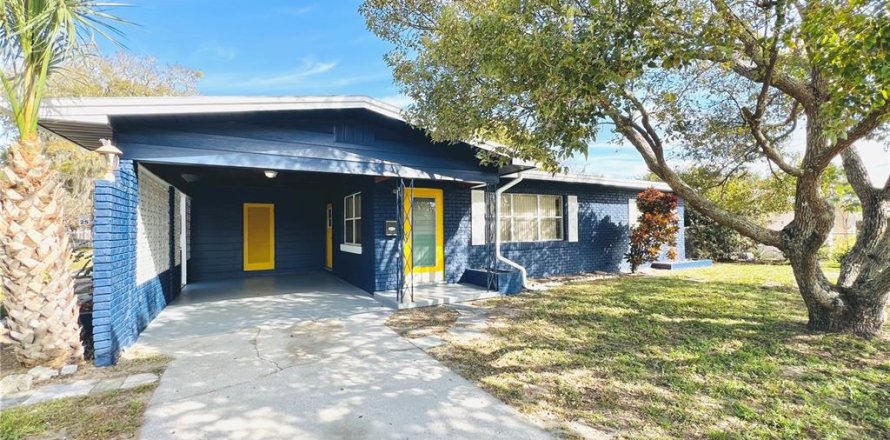 Apartment in Winter Haven, Florida 3 bedrooms, 114.64 sq.m. № 2200822