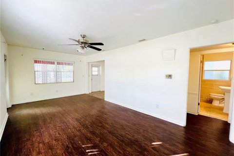 Apartment in Winter Haven, Florida 3 bedrooms, 114.64 sq.m. № 2200822 - photo 6