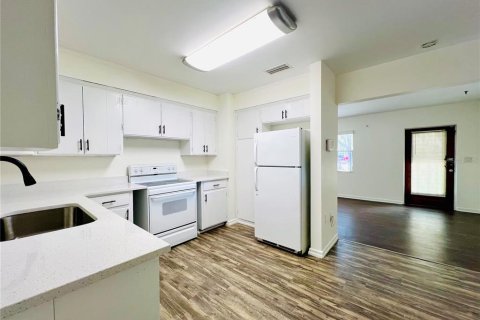 Apartment in Winter Haven, Florida 3 bedrooms, 114.64 sq.m. № 2200822 - photo 13