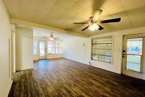 Apartment in Winter Haven, Florida 3 bedrooms, 114.64 sq.m. № 2200822 - photo 14