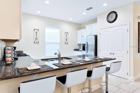 House in Davenport, Florida 5 bedrooms, 196.4 sq.m. № 2108662 - photo 8