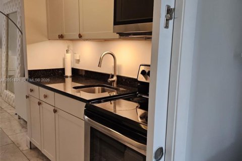 Copropriété à louer à Miami Beach, Floride: 1 chambre, 43.48 m2 № 2193548 - photo 16