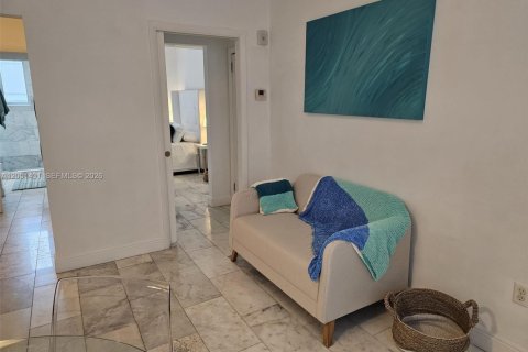 Copropriété à louer à Miami Beach, Floride: 1 chambre, 43.48 m2 № 2193548 - photo 4
