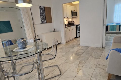 Copropriété à louer à Miami Beach, Floride: 1 chambre, 43.48 m2 № 2193548 - photo 8