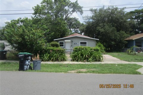 House in Orlando, Florida 2 bedrooms, 111.48 sq.m. № 1761159 - photo 1