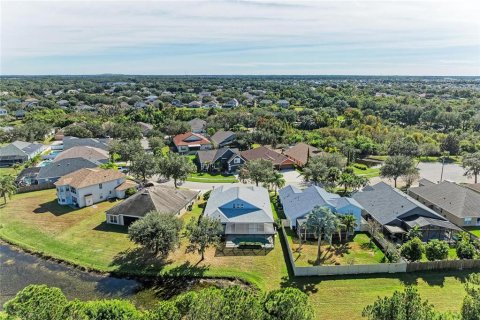 House in Apollo Beach, Florida 4 bedrooms, 250.28 sq.m. № 2113550 - photo 5