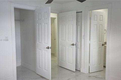 Купить виллу или дом в Тамарак, Флорида 2 спальни, 128.02м2, № 2015485 - фото 8